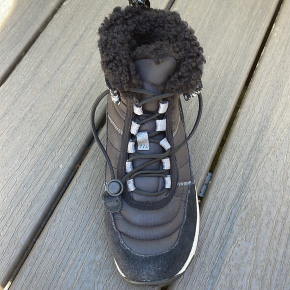 Merrell Approach Sport Mid Polar Waterproof Boot, Size 7 & 7.5 - Picture 9 of 9